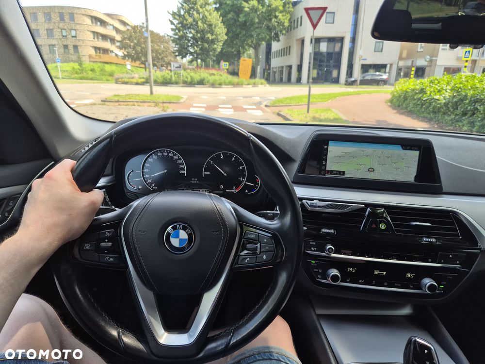 BMW Seria 5 520d - 13
