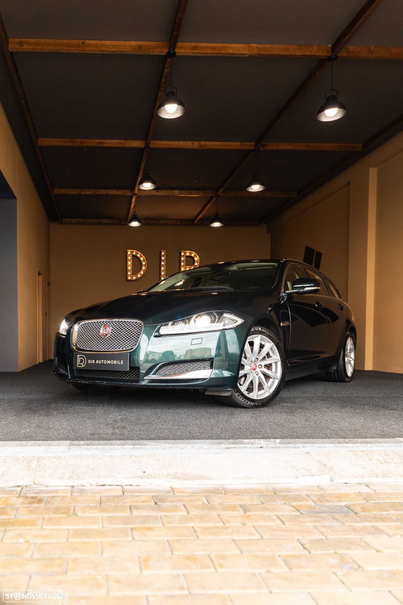 Jaguar XF Sportbrake 3.0 D V6 Premium Luxury - 19