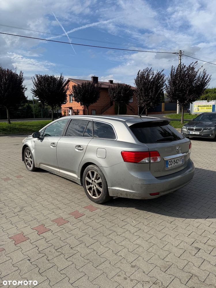 Toyota Avensis - 4