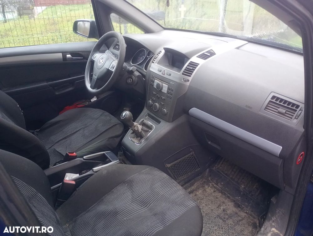 Opel Zafira 1.6i Essentia - 6