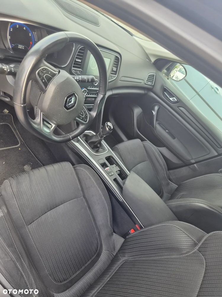 Renault Megane 1.2 Energy TCe Limited - 10