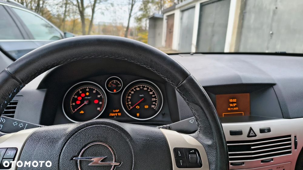 Opel Astra ver-1-6-active - 1