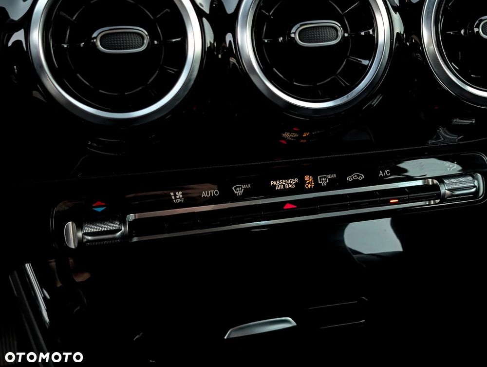 Mercedes-Benz CLA 200 d Shooting Brake 8G-DCT - 21