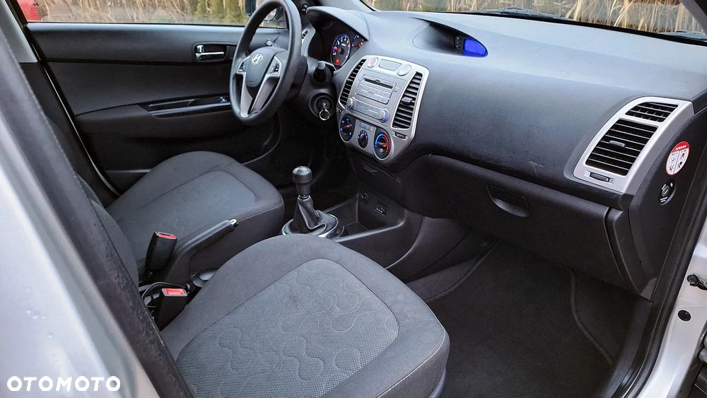 Hyundai i20 - 12