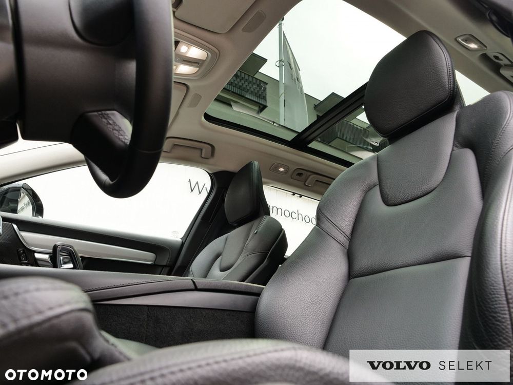 Volvo V90 Cross Country - 13