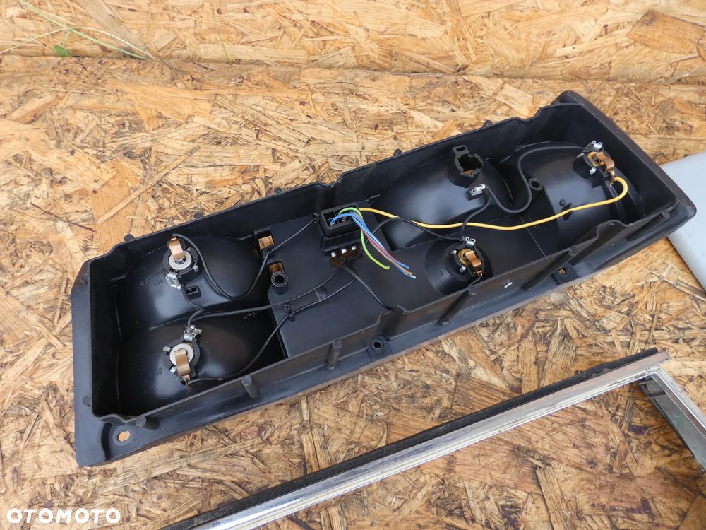BMW E24 LAMPA LEWY TYŁ KOMPLETNA - 8