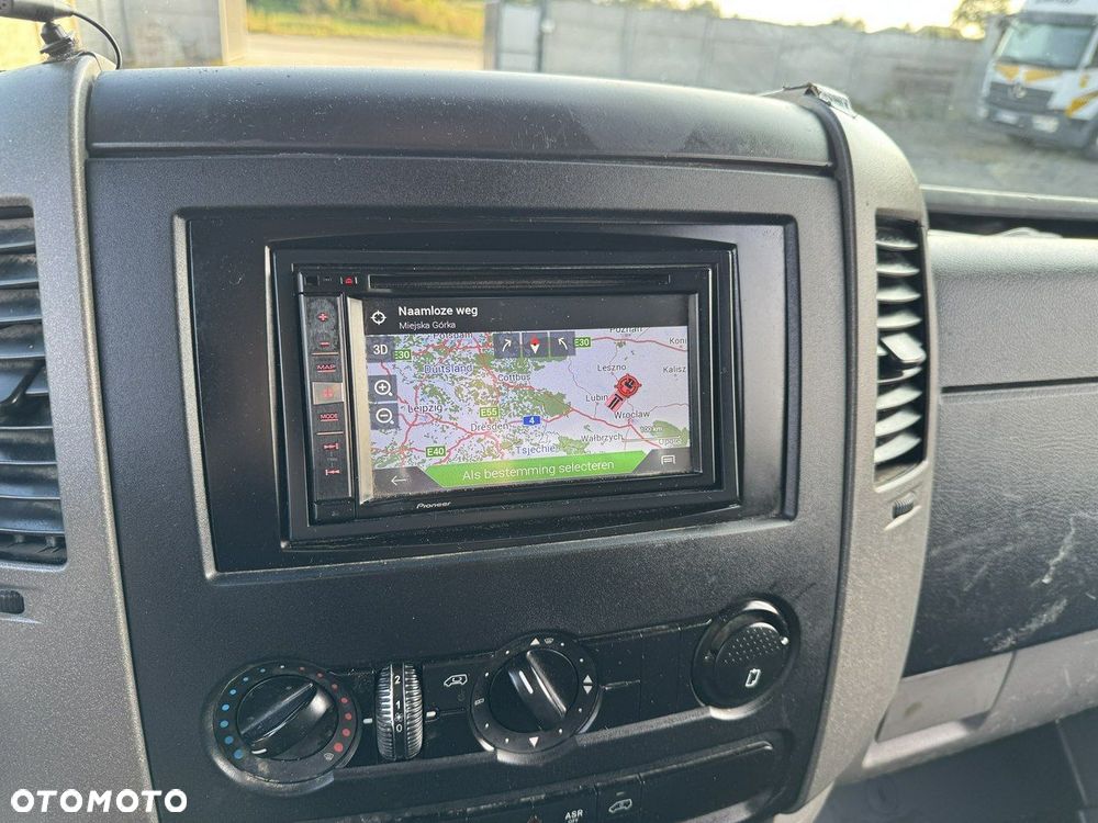 Mercedes-Benz Sprinter - 11