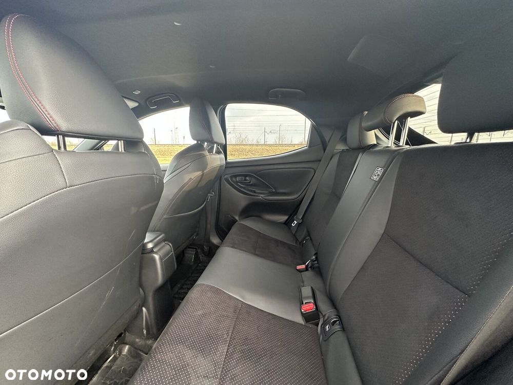 Toyota Yaris - 12