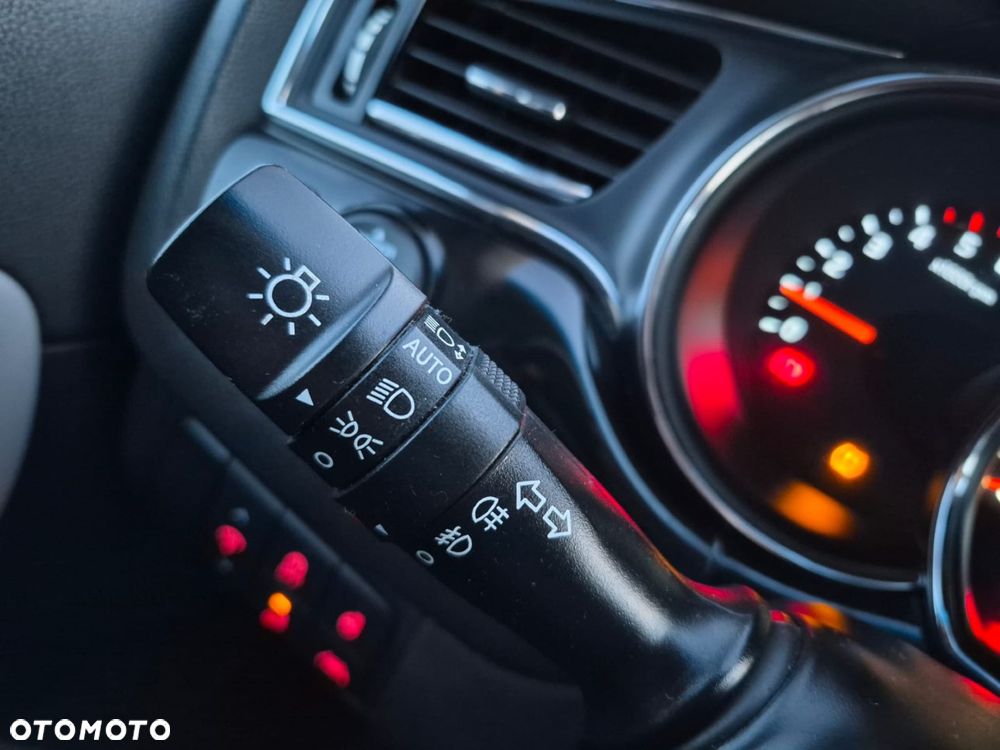 Kia Ceed 1.6 CRDi 136 ISG Platinum Edition - 28