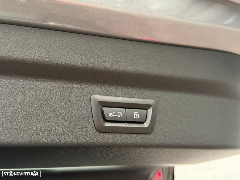 BMW iX2 eDrive20 Pack Desportivo M Pro - 48