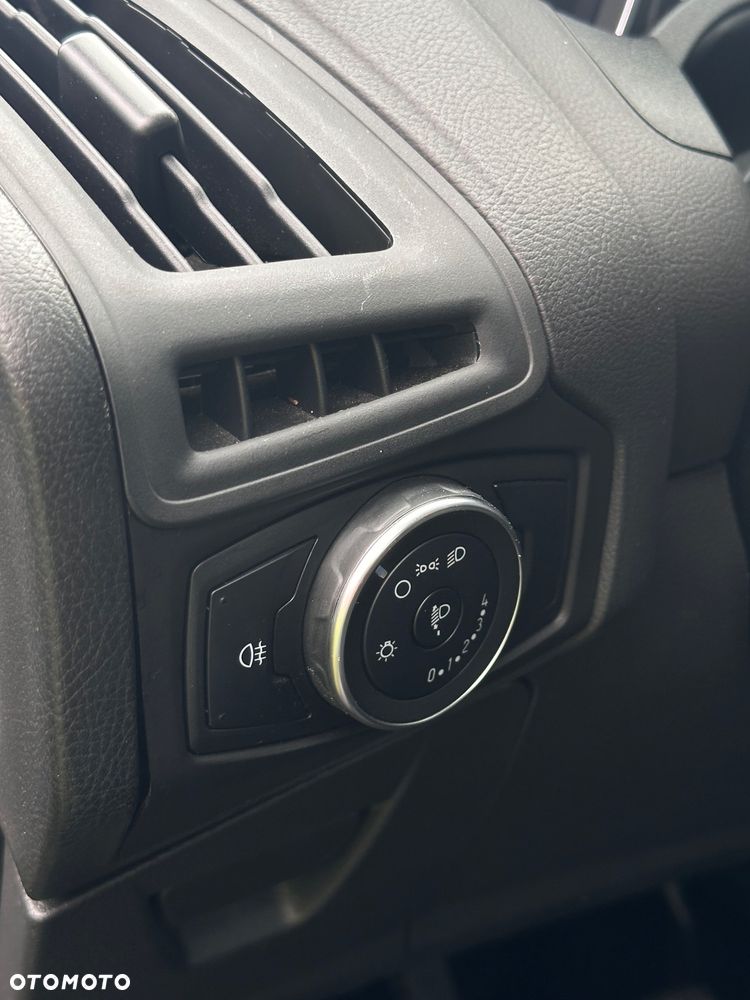 Ford Focus 1.6 Trend - 18