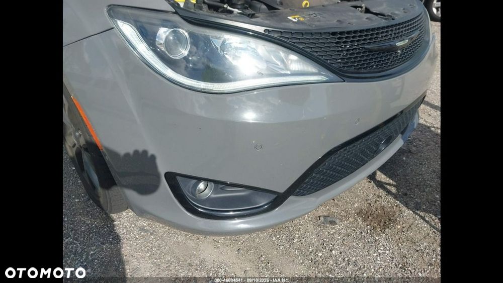 Chrysler Pacifica - 14
