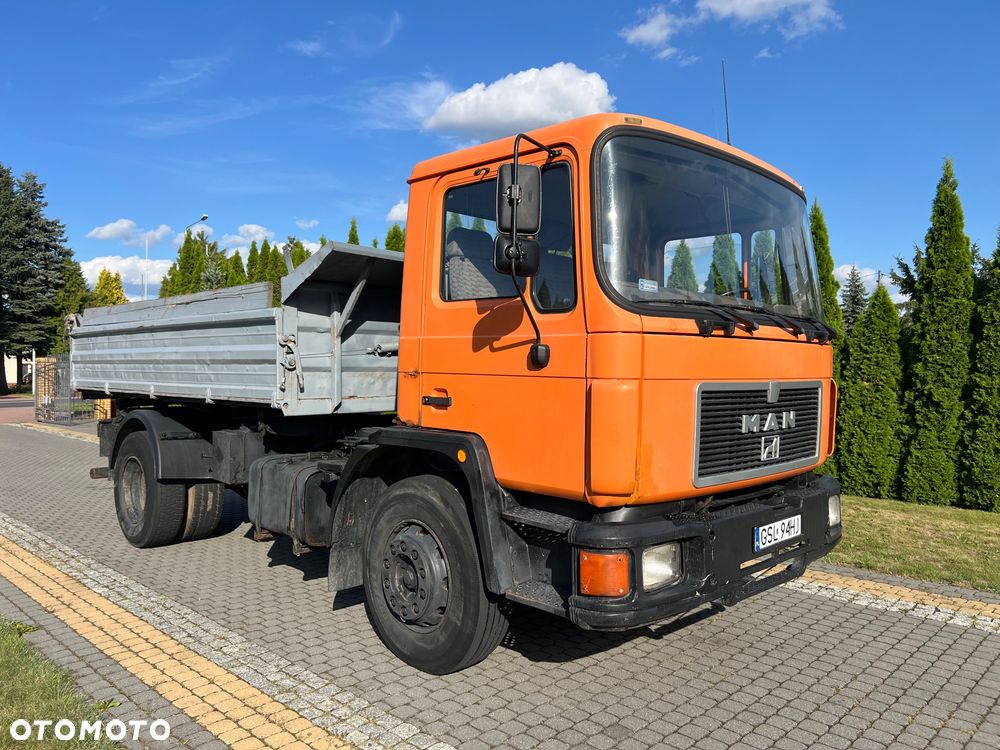 MAN 18.232 F 90 - 1