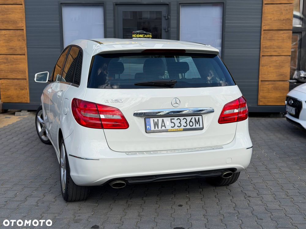 Mercedes-Benz Klasa B 250 7G-DCT SCORE - 7