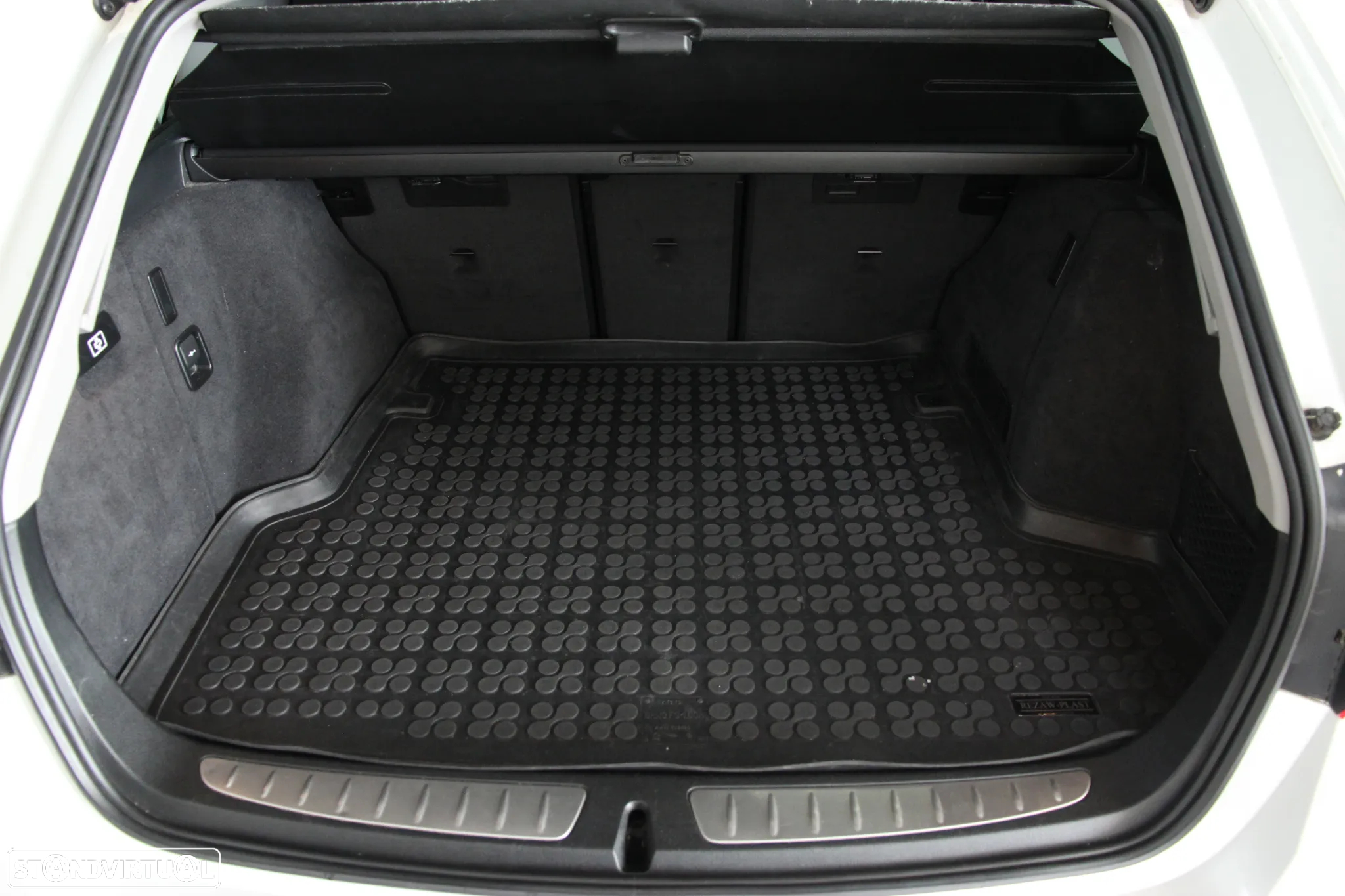BMW 318 d Touring Sport Auto - 24