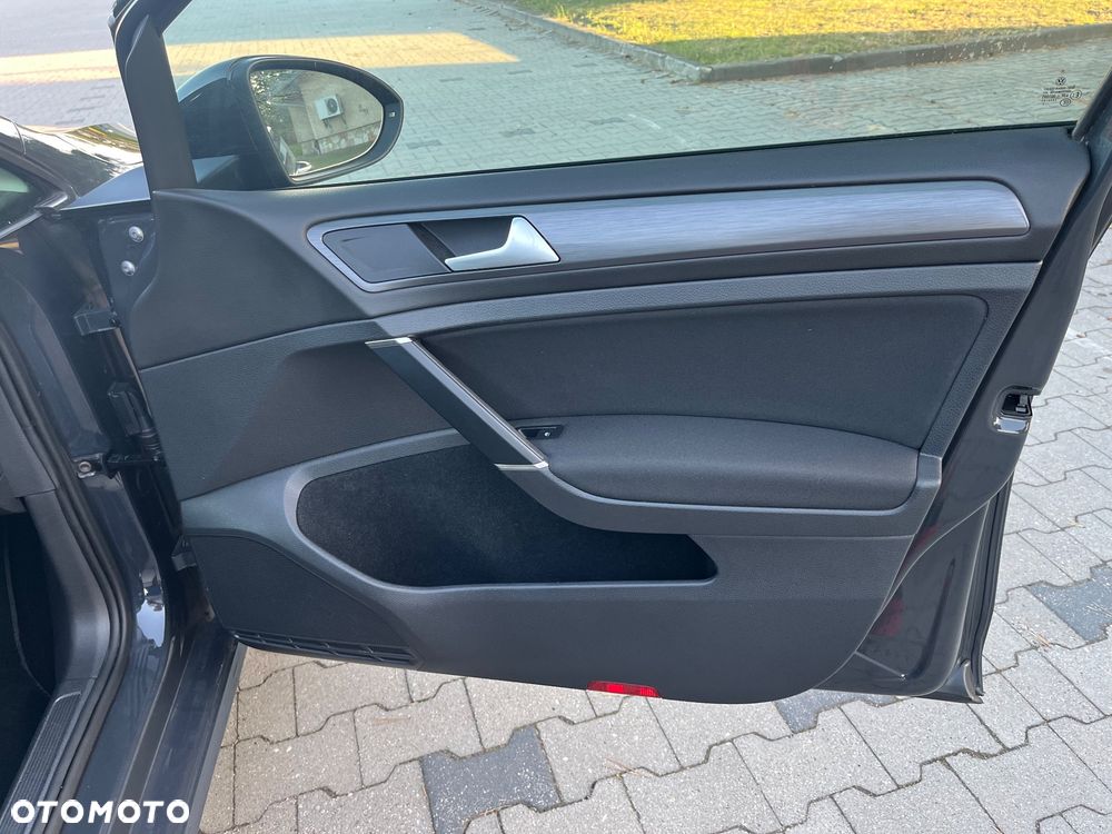 Volkswagen Golf 2.0 TDI BlueMotion Technology Edition - 19