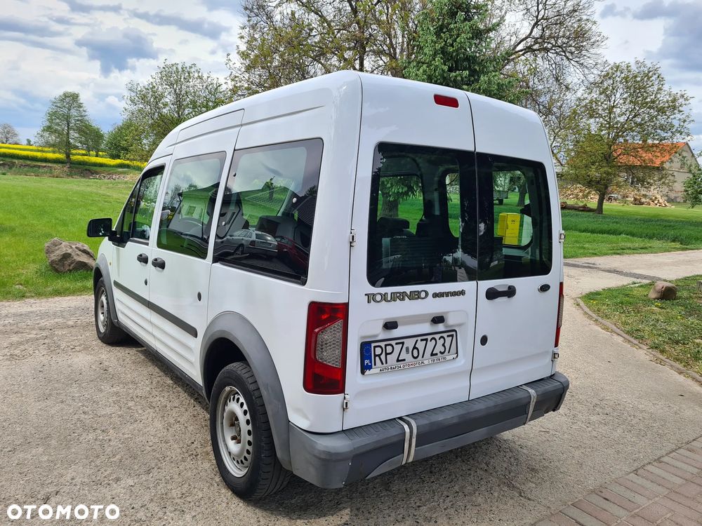 Ford Tourneo Connect - 12