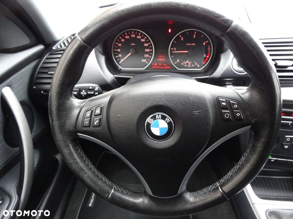 BMW Seria 1 118d DPF - 23