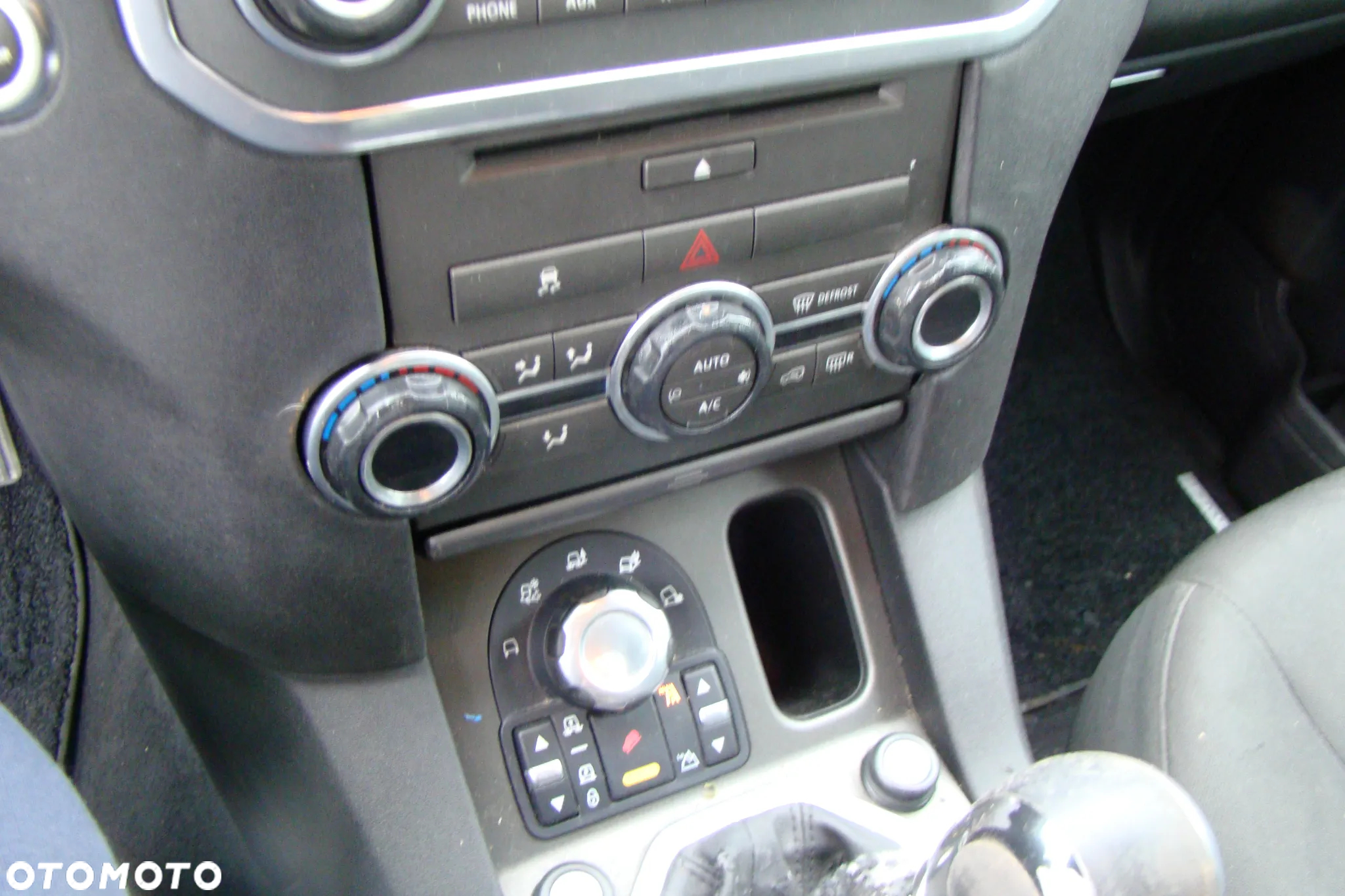 Land Rover Discovery IV 2.7D V6 S - 16
