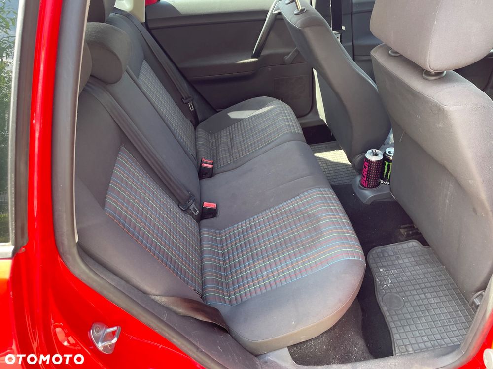 Volkswagen Polo 1.4 16V Comfortline - 12