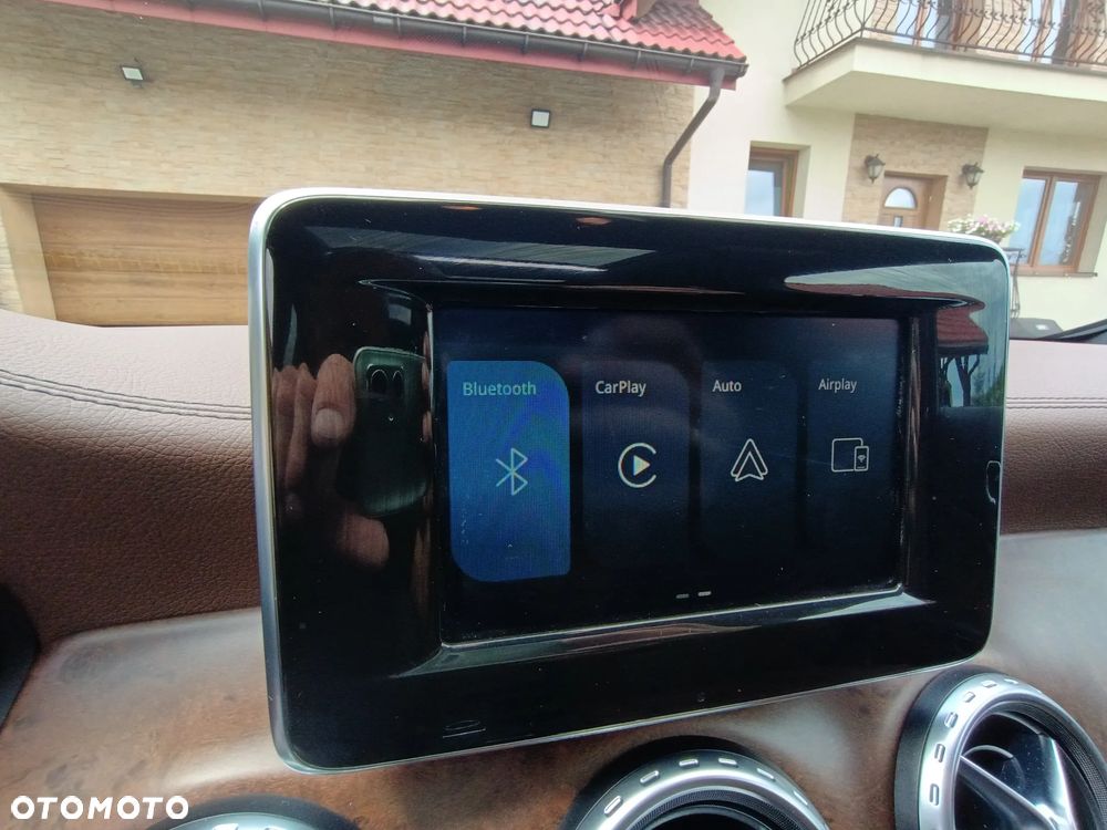 Mercedes-Benz GLA 250 4Matic 7G-DCT - 40