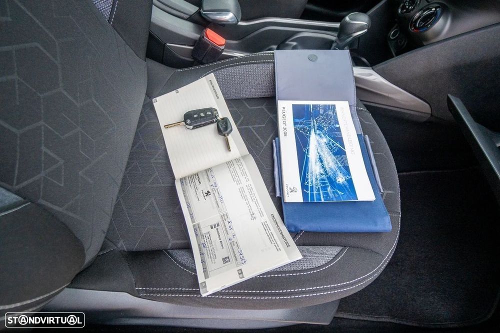 Peugeot 2008 PureTech 110 GPF Stop&Start EAT6 Signature - 17