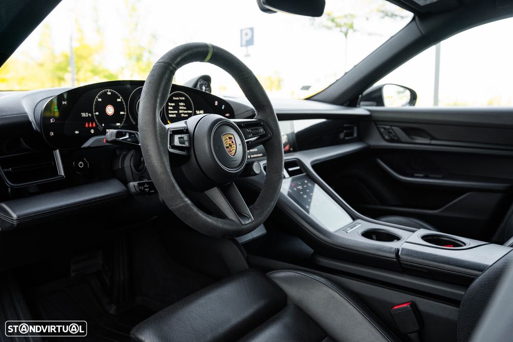 Porsche Taycan 4S - 31