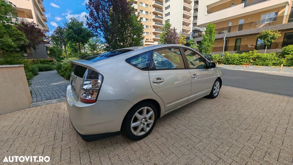 Toyota Prius (Hybrid) Executive - 5