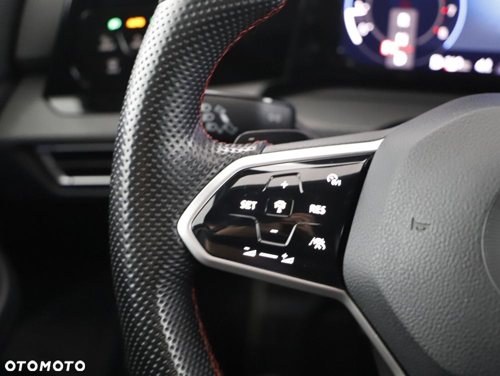 Volkswagen Golf - 17