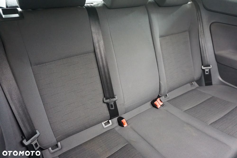 Volkswagen Golf 1.6 Team - 19