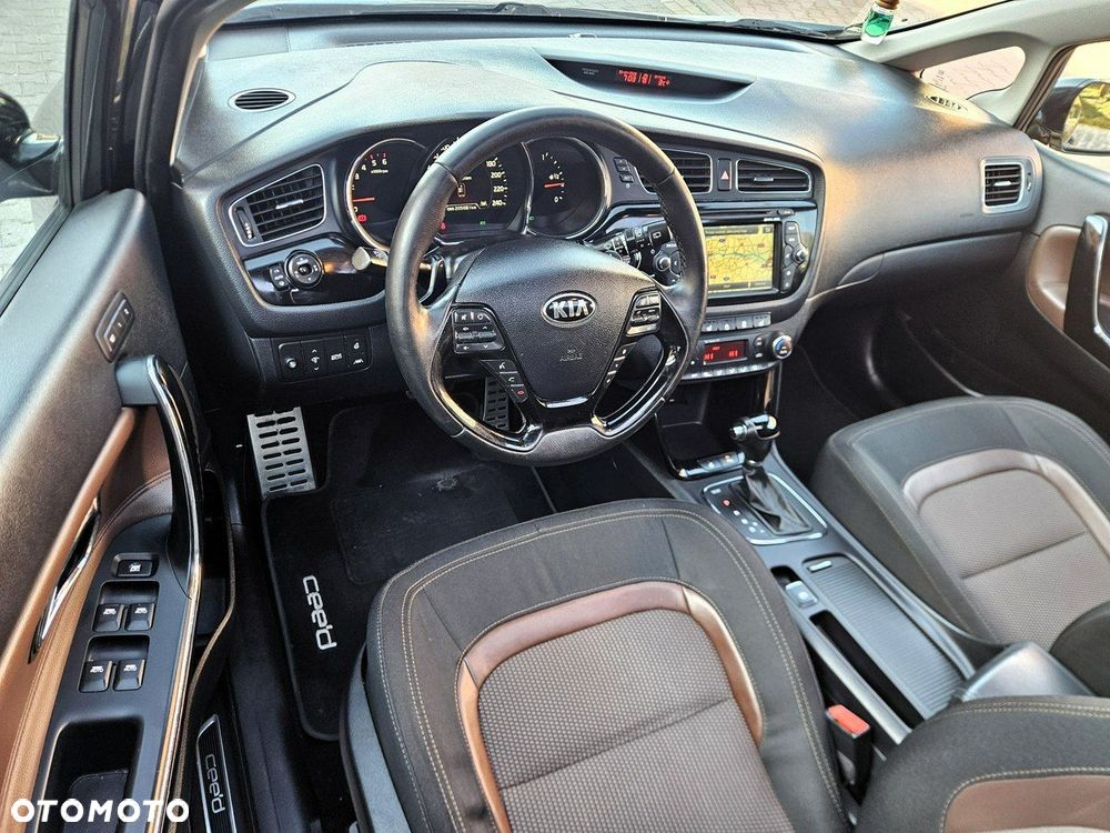 Kia Ceed 1.6 CRDi 128 Platinum Edition - 9