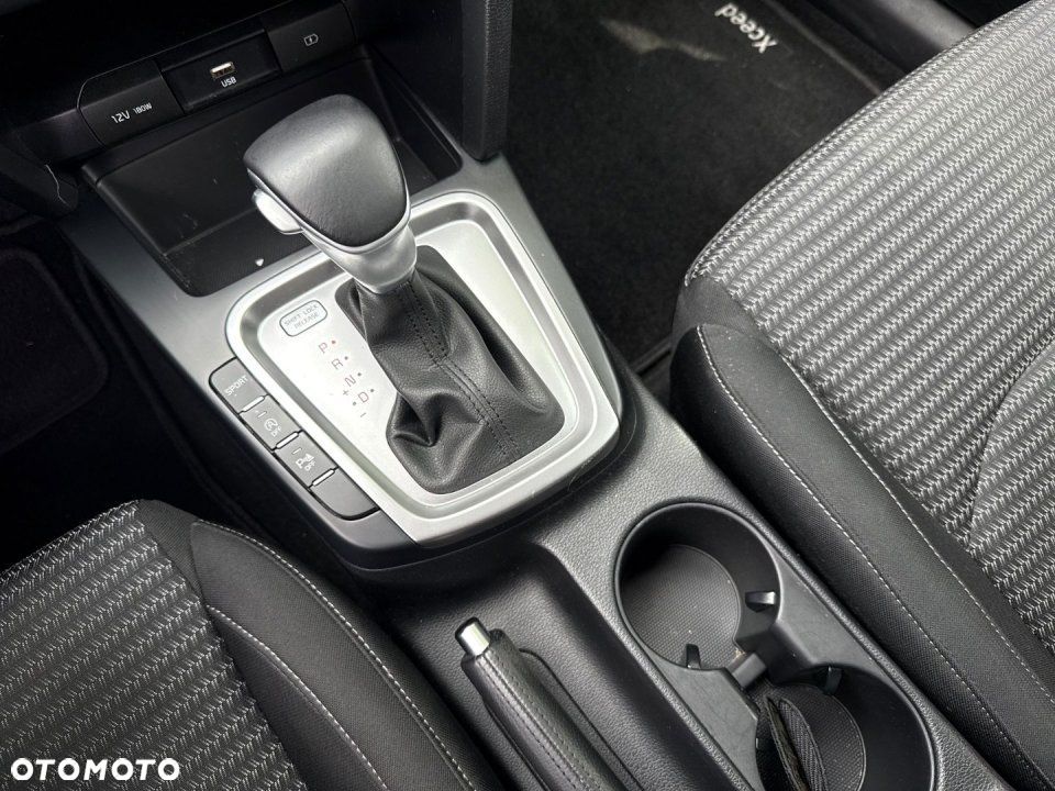 Kia XCeed - 18