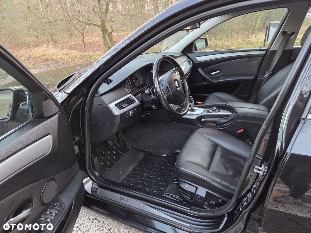 BMW Seria 5 523i - 7