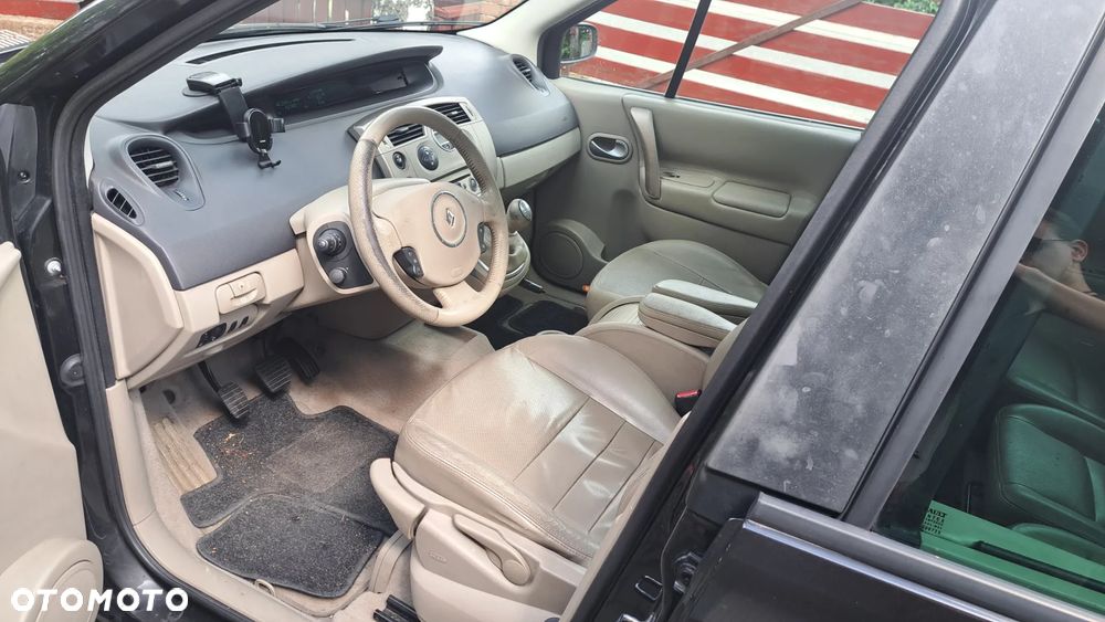 Renault Grand Scenic - 9