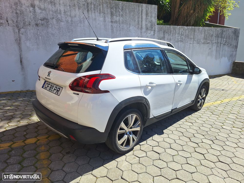 Peugeot 2008 1.2 PureTech Allure - 3