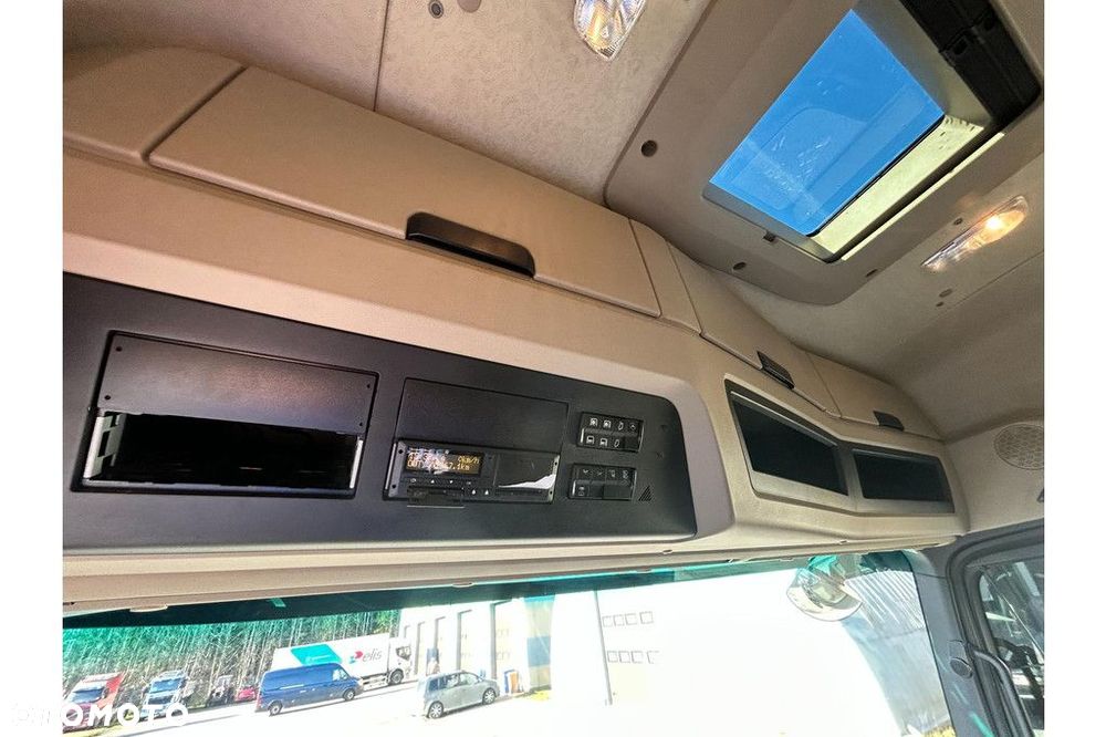 Mercedes-Benz AROCS 3763 8X4*4 EURO6 + LOFLIFT 125Z HiVision - 24