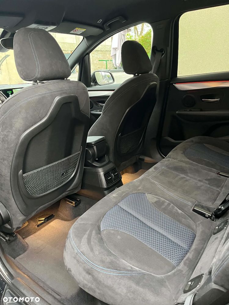 BMW Seria 2 218d - 7