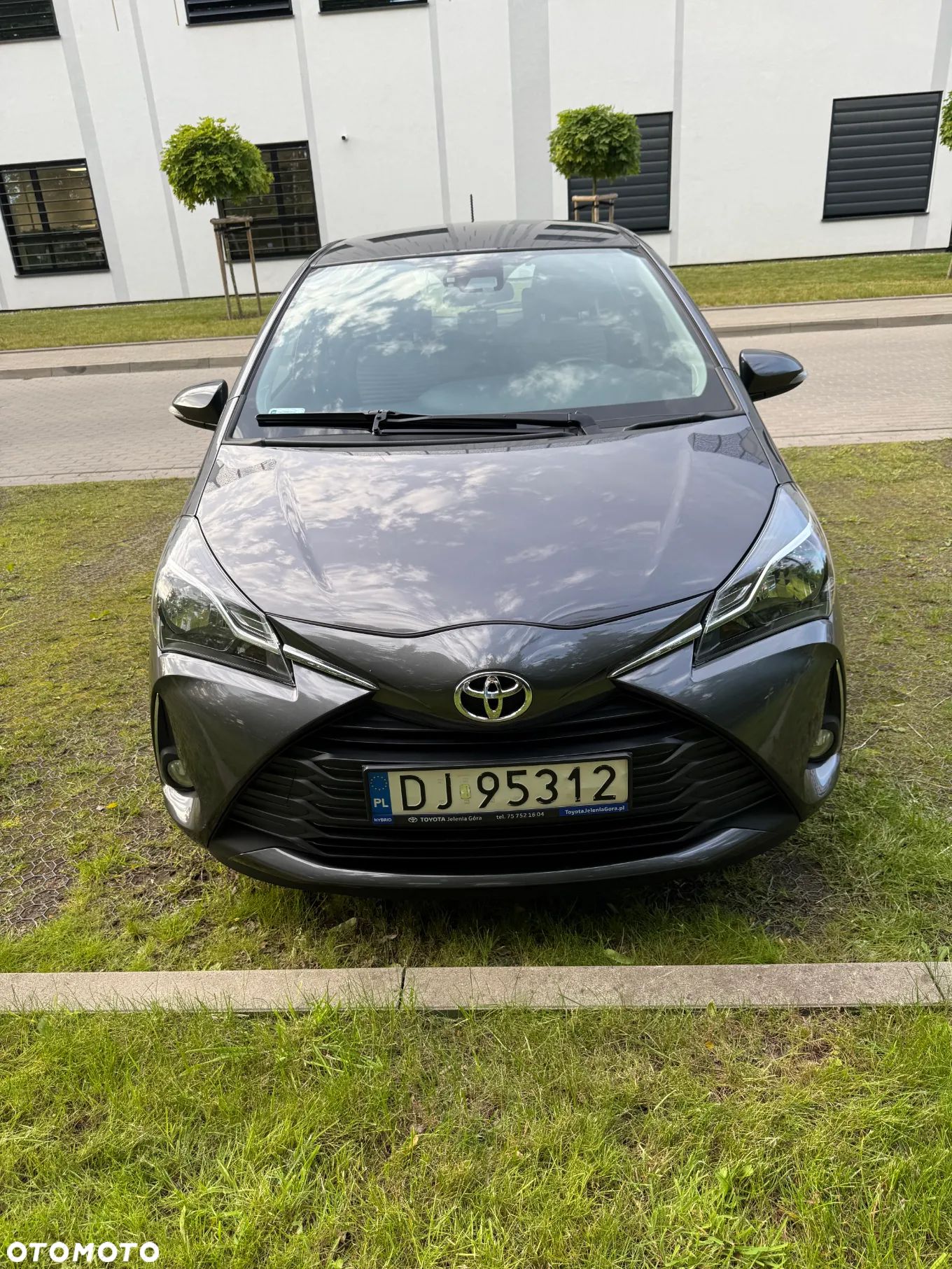Toyota Yaris 1.5 Premium - 1