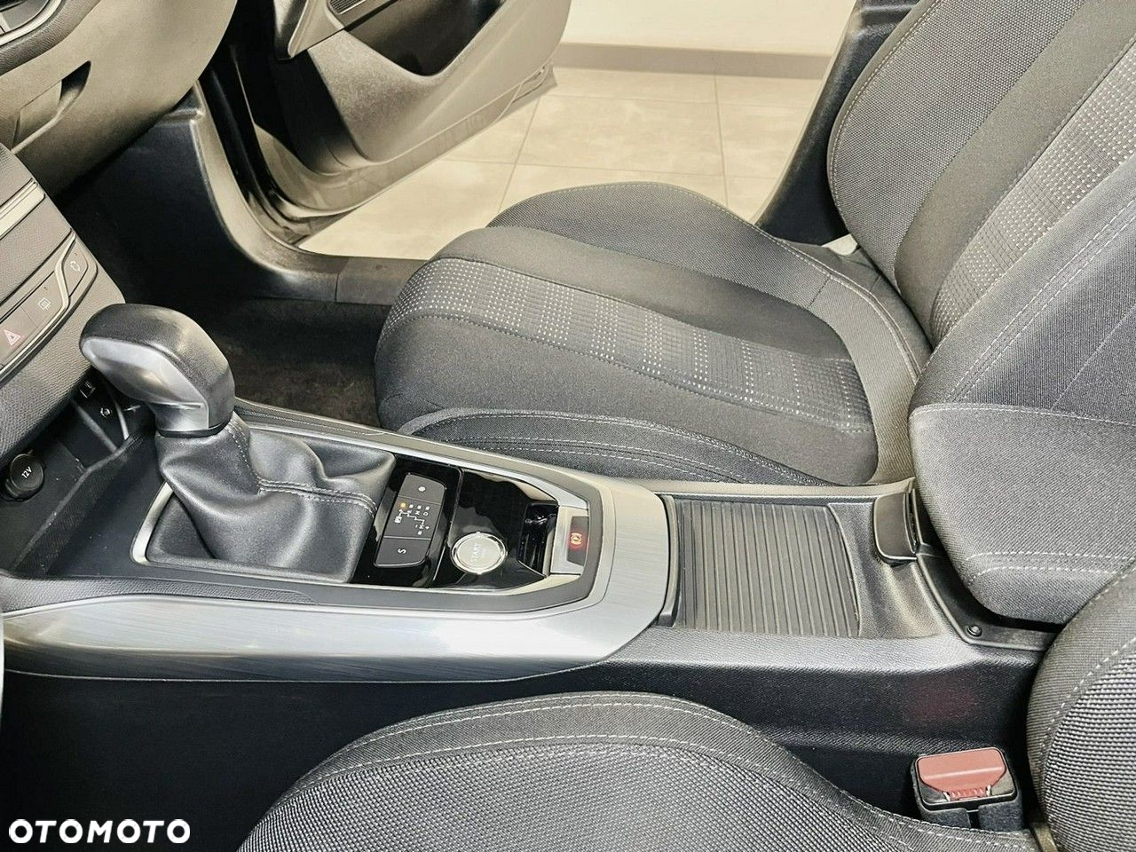 Peugeot 308 SW BlueHDi 150 Automatik Stop & Start Allure - 19