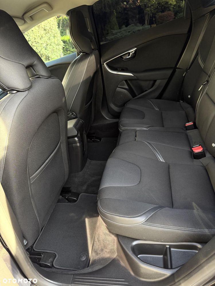Volvo V40 T3 Drive-E Momentum - 12