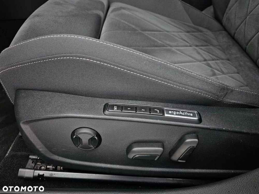 Volkswagen Golf Variant 1.5 eTSI EVO Style DSG - 30