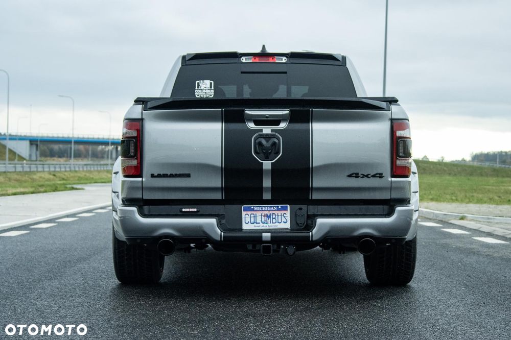 RAM 1500 5.7 Crew Cab Shortbed Laramie Black - 14