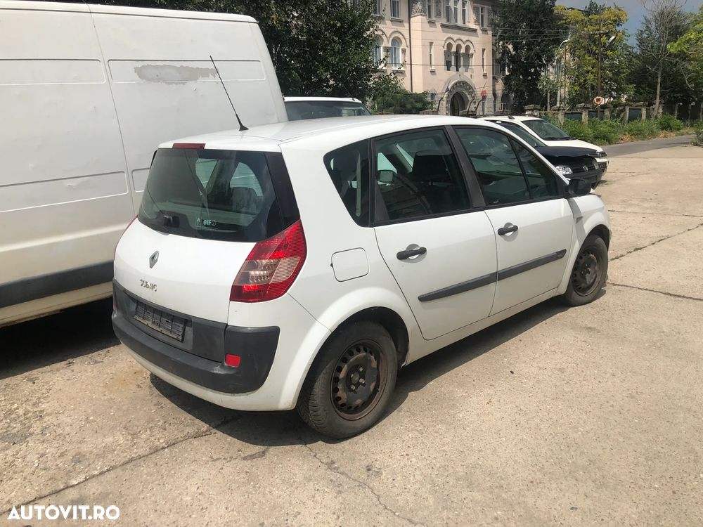 Dezmembrez Renault Scenic alb 1,5 diesel 2005 - 2