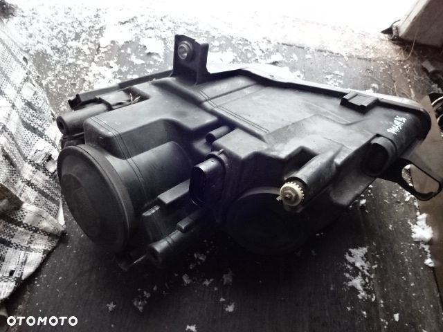 Prawa przednia lampa VW Passat B6 3C0941006Q - 6