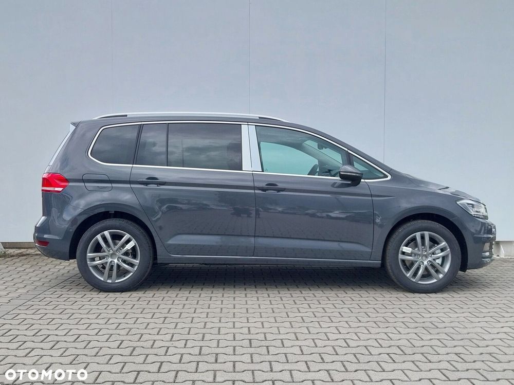 Volkswagen Touran - 4