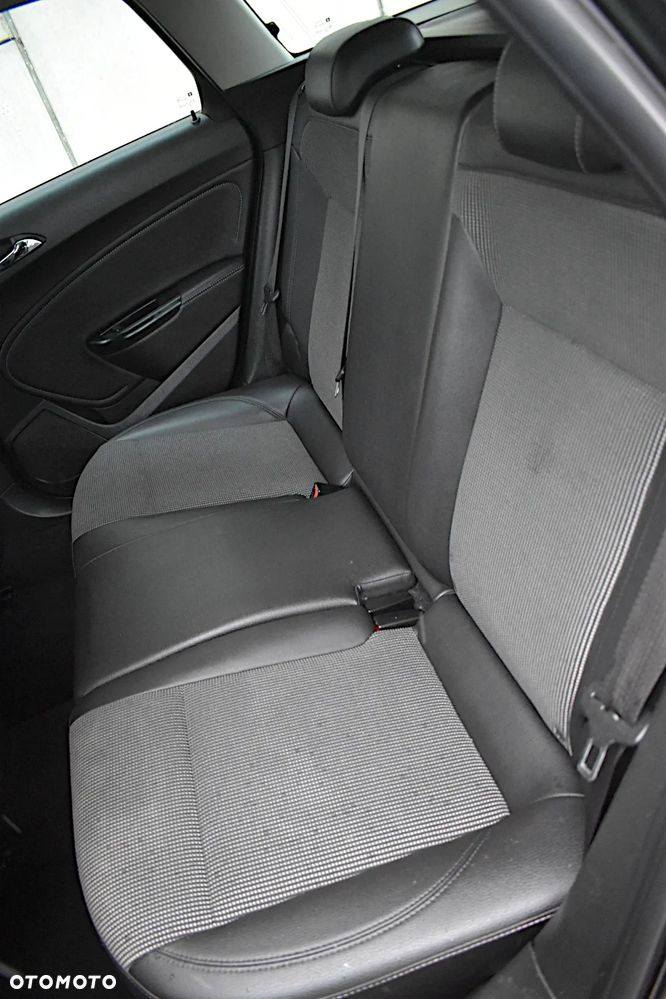 Opel Insignia - 8