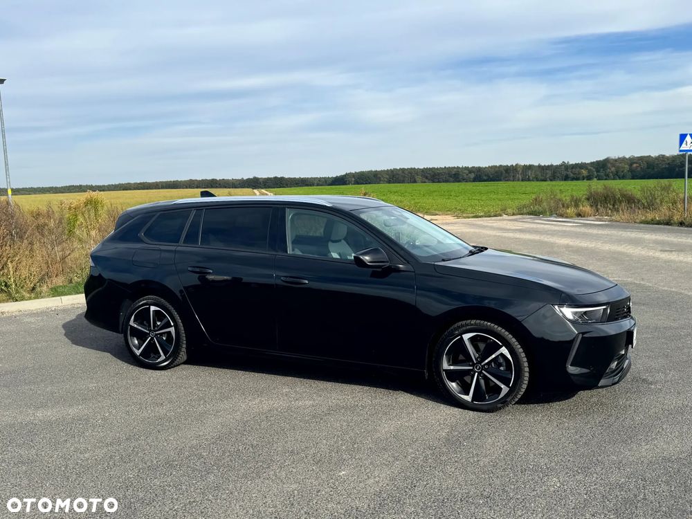 Opel Astra 2023 photo 3