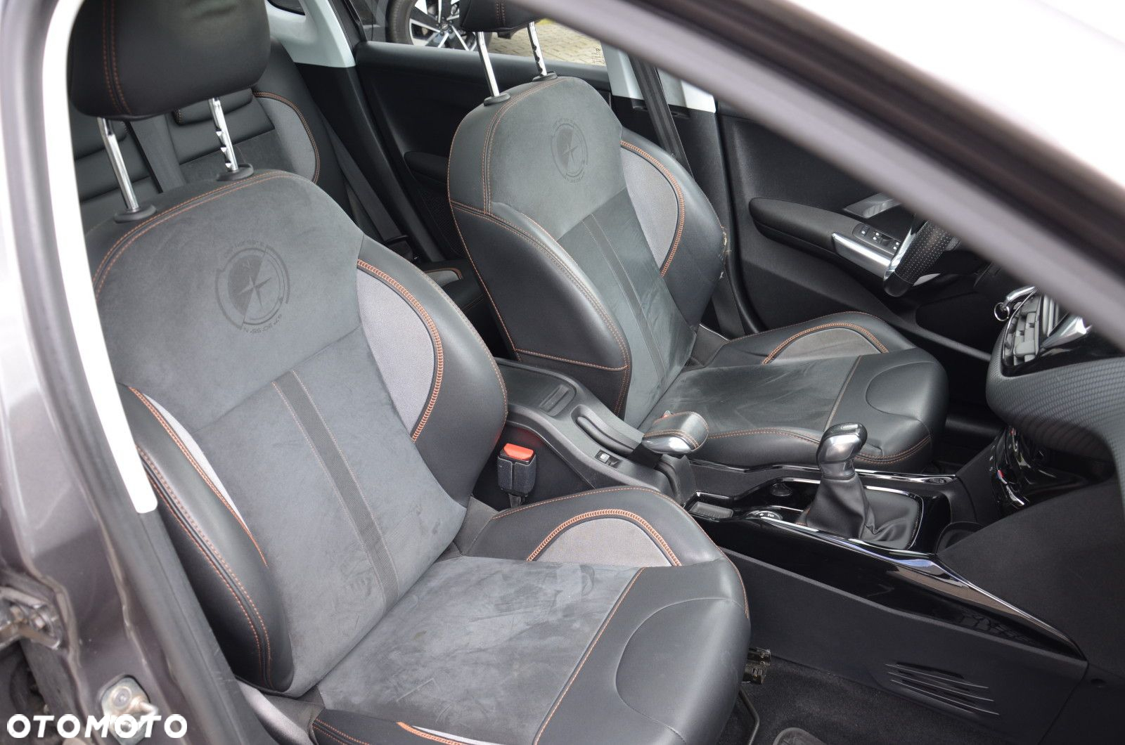 Peugeot 2008 - 8