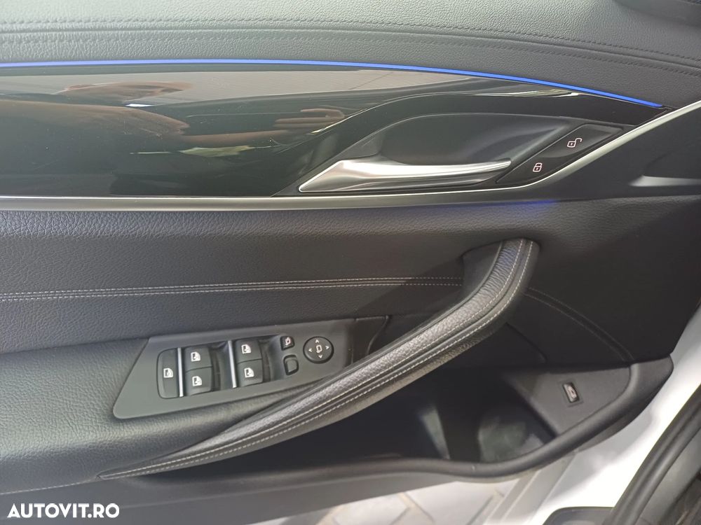 BMW Seria 5 520d xDrive AT - 9