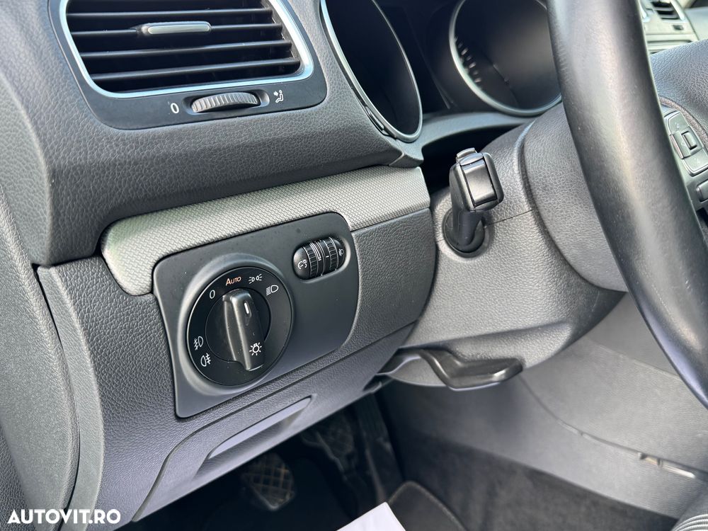 Volkswagen Golf 1.6 TDI DPF MATCH - 12